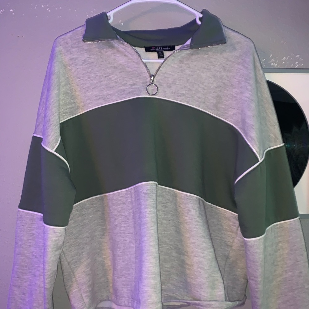 Grey and Green sweatshirt with Zipper